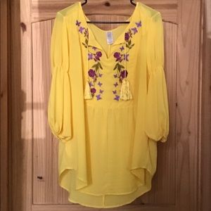 Ladies blouse 5 for $30.00. 🍀